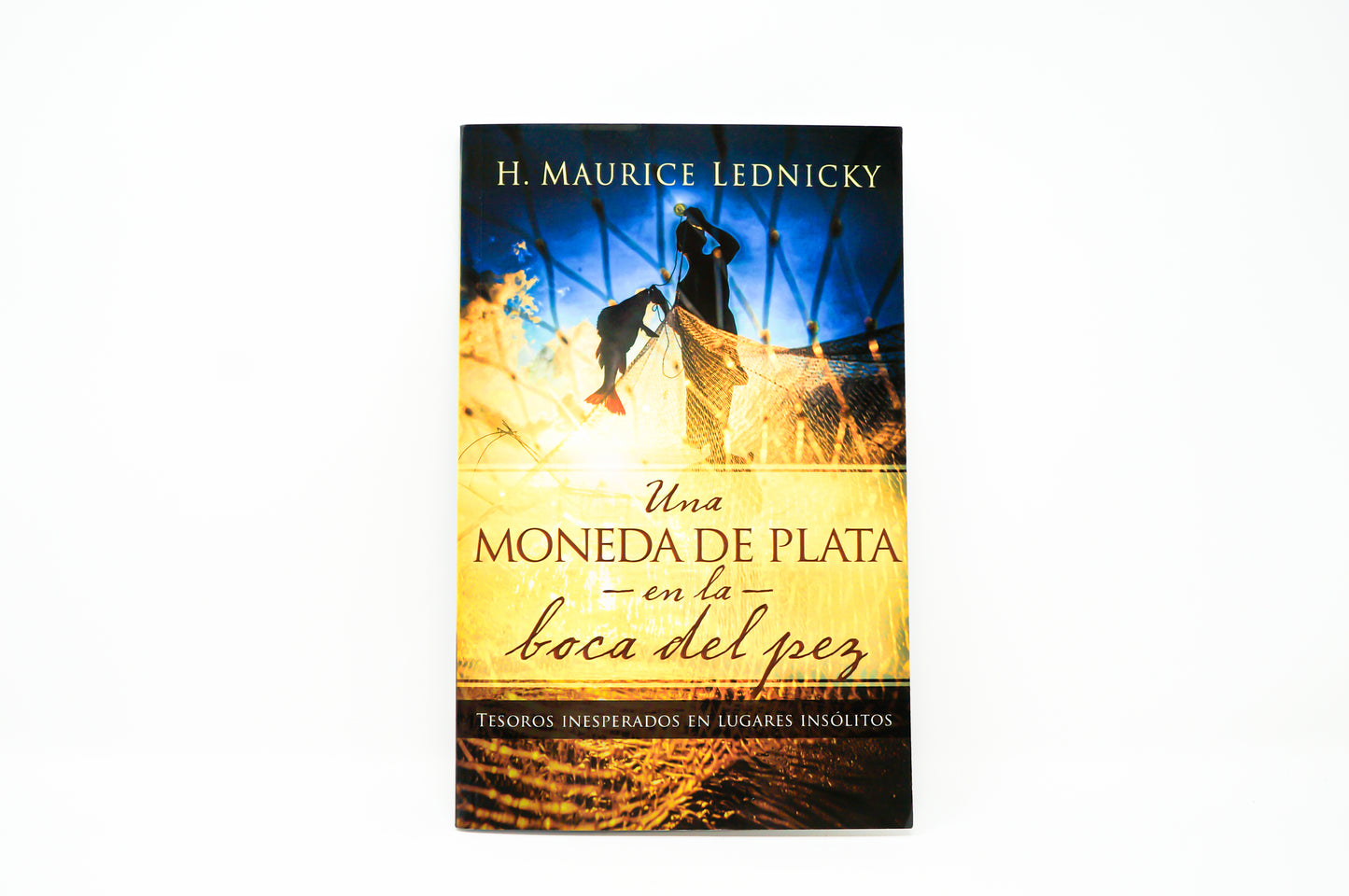 Una moneda de plata en la boca del pez